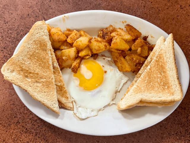 1 Egg Plate.